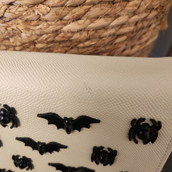NWT Betsey Johnson Halloween White Bat Spider Purse - Picture 6 of 6
